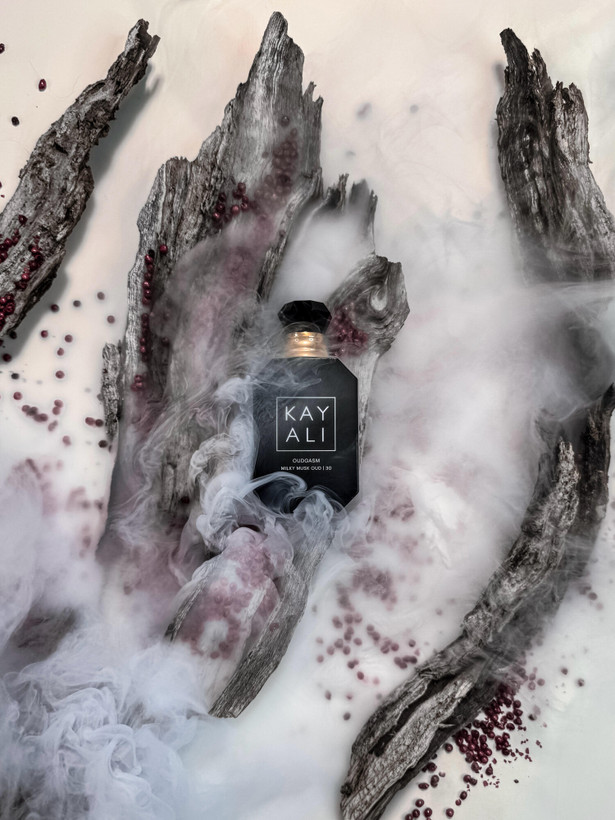 عطر زنانه مردانه کایالی عودگاسم میلکی ماسک عود ۳۰ ادو پرفیوم حجم ۱۰۰ میل